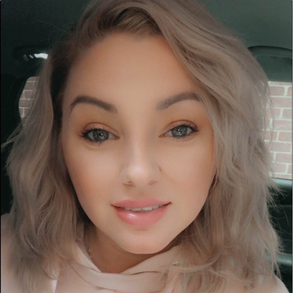 Meet your Posher, Christina